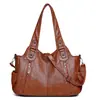 Bolsa Tote Feminina para Comércio Exterior Transfronteiriço Grande Capacidade Transversal 2025 Nova Bolsa de Ombro Retro Europeia e Americana Atacado