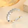 Luochen Arete de Clip para Oreja con Múltiples Agujeros en Forma de Arco Stud de Oreja Clip para Cartílago de Oreja Circón Microincrustado Arete Versátil de Lujo Ligero de Nicho con Temperamento