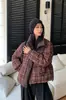 Invierno Nuevo Bloque de Color Retro Tie-Dye Chaqueta de Algodón con Relleno de Plumón para Mujer Altura Pequeña Cuello Alto Bolsillos con Cremallera Ropa de Algodón Versátil Casual