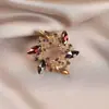 Broche Flor de Cristal Vintage para Mulheres, Estiloso e Elegante, Adequado para Casacos e Cardigãs, Broche Requintado e de Alta Qualidade com uma Vibe Retrô