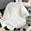 Camiseta Unisex de Verano con Parches Desestructurados, Letras Tie-Dye, Manga Corta, Estilo Americano, Moderna, Holgada, Casual, Versátil, Cuello Redondo
