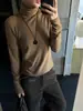 Han Xun, una marca conocida por sus diseños clásicos y atemporales, presenta su nueva colección 2026 de tops básicos de cuello alto para mujer, perfectos para otoño e invierno.. Estas prendas interiores ajustadas, elásticas y versátiles están diseñadas para ser usadas como capa base.. T27596