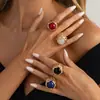Anillo de Metal Hueco con Gema Exagerado Estilo Ins Transfronterizo Europeo y Americano, Anillo Geométrico Redondo de Resina Vintage Apilable