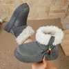 Botas de neve brancas retrô de sola grossa, forradas com pelúcia, espessadas para mulheres, novo modelo de inverno 2025, que aumentam a altura, sapatos de algodão quentes estilo Birkenstock