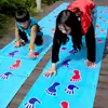 Use suas mãos e pés com tapetes de jogo como adereços para jogos divertidos para soltar a voz e correr para construir equipamentos de treinamento ao ar livre.