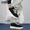 Tenis Universales Negros de Suela Gruesa para Hombre, Nueva Moda Primavera 2026 Zapatos Casuales para Viajar, Zapatos Deportivos Cómodos de Suela Suave