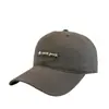 Gorra de Béisbol Suave con Bordado de Letras tipo Parche Estilo Coreano para Mujer, Versátil Sombrero de Sol y Protección Solar Casual para Exteriores para Parejas que Hace que la Cara Parezca Más Pequeña