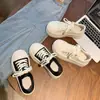Sapatos Loafer Brancos Fofos e Diferentes para Dedão Grande de Mulher, Sapatos Brancos de Solado Grosso, Novos Tênis Casuais Esportivos Versáteis para Estudantes da Primavera de 2026