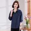 Camisa de mezclilla bordada retro para mujer de mediana edad, nueva colección primavera/otoño 2026, corte holgado, talla grande, moderna, algodón puro, prenda de abrigo fina