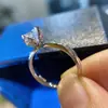 Anillo de diamante de platino AU750 de moissanita anillo de diamante de 1 quilate flor pulsera diamante americano anillo de propuesta para pareja