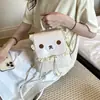 Mochila Infantil Doce com Acabamento em Renda, Tampa com Cordão Xadrez e Design de Urso, Adequada para Crianças da Educação Infantil