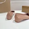 Zapatos Planos de Charol Rojo Estilo Niche con Punta Dividida Articulación Tabi Pezuña de Cerdo Pedrería Zapatos Planos sin Cordones Zapatos de Ballet