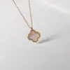 Colar de Aço Titânio Trevo de Quatro Folhas Ouro Rosé Feminino Verão Luxo Leve Nicho Corrente para Clavícula Joias da Moda Atacado
