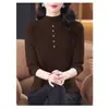 Procesamiento OEM nuevo suéter de mujer otoño e invierno 2026, jersey de cuello semi-alto para madres de mediana edad, elegante y rejuvenecedor