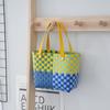 Bolsa Cesta de Vegetais Trançada em PVC Primavera 2025 Bolsa de Praia Infantil Bolsa Pequena Bolsa de Mão Colorida Bolsa de Mão Feminina