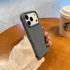Funda de Silicona Líquida con Agujero Grande Magnético Adecuada para iPhone 17 Pro Max, Textura Similar a la Piel, Color Sólido Cubierta Protectora Apple 16