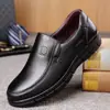 Atacado primeira camada couro bovino tamanho grande sapatos de couro masculinos couro negócios masculinos casuais sola macia couro macio sapatos de pai de meia-idade