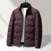 Chaqueta acolchada de algodón y plumón para hombre de mediana edad, engrosada para invierno, estilo de negocios para padre, disponible para compra al por mayor