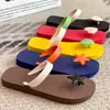 Nuevas chanclas de verano 2026, resistentes al desgaste, antideslizantes, adecuadas para uso en exteriores, sandalias de playa para mujer
