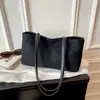 Bolsa de Ombro Único Lisa Casual 2026 Chegada Nova de Outono Bolsa Tote de Axila Nova Bolsa Retro para o Dia a Dia Bolsa Simples de Grande Capacidade