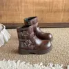 Botas de Moda Infantil 2026 Outono/Inverno Novas Retrô com Veludo Fivela Xadrez Botas Martin para Meninas Estilo Britânico Meio da Panturrilha Tendência