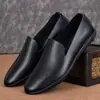 Zapatos Casuales de Cuero 2025 de Caña Baja para Hombre Comercio Exterior Transfronterizo Zapatos de Frijol con Suela Blanda Zapatos de Conducir para Papá Zapatos de Cuero para Hombre