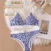 Conjunto de ropa interior sexy con estampado de leopardo francés transfronterizo, copa triangular de escote profundo, espalda de belleza, sin aro de acero, para comercio exterior