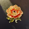 Broche Peônia Florescente da Prosperidade Vintage para Mulheres Broche de Flor Tridimensional Pintado à Mão de Alta Qualidade Acessório de Alfinete com Tendência Nacional Elegante