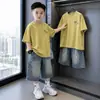 Conjunto de Manga Curta para Meninos Verão 2026 Novo Estilo para Crianças Maiores, Verão Fino Solto Fresco e Estiloso Conjunto de Duas Peças Estilo Coreano Tendência
