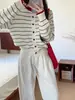 [Hilo de núcleo retorcido] Cárdigan de rayas color-block de alta gama, suéter de punto de manga larga con botones para mujer, prenda exterior versátil