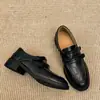 Mocasines de estilo británico con cierre de velcro de nuevo estilo, corte profundo, sin cordones, zapatos de cuero versátiles para mujer para el otoño y el trabajo