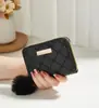 Bolsa para Monedas Casual y Sencilla para Mujer 2026 Nuevo Modelo Patrón de Rombos Pompón Pequeño Tarjetero Personalizado de Moda Bolsa de Comercio Exterior Lujo Ligero