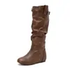 Botas Femininas de Cano Alto com Plissados Internos para Aumento de Altura, Botas de Cano Alto com Fivelas de Cinto, Botas Western Cowboy de Tamanho Grande Estilo Britânico