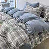 Conjunto de Roupa de Cama para Dormitório Três Peças Lençol de Cama Individual Capa de Edredom Lavável à Máquina Algodão Lavado com Água para Estudante Universitário Capa de Edredom Conjunto de Quatro Peças Não é Algodão Puro