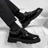 Zapatos de Hombre de Primavera, Estilo Martin de Gama Alta, Nuevo Estilo Británico, Estilo Hong Kong, Zapatos de Cuero Negro Formales de Negocios para Boda, que Aumentan la Altura