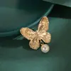 Broche Borboleta Estilo Francês Antigo de Luxo Leve de Nicho Pin Vintage de Luxo para Mulheres Acessórios para Terno