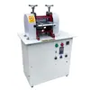 Máquina automática de repujado en cuero Correa de hombro para cinturón Calentamiento eléctrico Control de velocidad Estampado de patrón en pretina Máquina de prensado y plisado para marca
