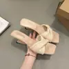 Sandálias de Salto Alto Estilo Coreano 2026 Incrivelmente Bonitas e Confortáveis com Salto Grosso e Tiras Trançadas para Mulheres, Perfeitas para Uso Externo no Verão