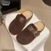 Couro Genuíno Pessoa Preguiçosa Sola Grossa Aumento de Altura Biqueira Meia Chinelo Interno Feminino Aumento de Altura 2026 Outono/Inverno Novo Chegada Veludo Adicionado Estilo Birkenstock Mules