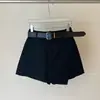 Falda pantalón clásica de tiro alto en blanco y negro para mujer, estilo coreano, versátil, adelgazante, que cubre la cadera, anti-exposición, adecuada para ir al trabajo, pantalón corto de traje