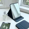 Espejo de maquillaje plegable, plegable, adecuado para dormitorios de estudiantes, a prueba de roturas, de escritorio, portátil, para uso en la oficina