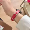 Correa de Metal y Cuero con Patrón de Puntos de Onda Curva para Apple Watch Adecuada para Apple Watch iWatch 12ª Generación 11/10