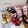 Zapatos de invierno para niños estilo Chanel de doble botonadura, zapatos de terciopelo para niños pequeños, zapatos de algodón para niñas con felpa, segundos zapatos de algodón para bebé princesa