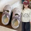 Zapatos deportivos para niños, nueva colección otoño 2026: Zapatos casuales, transpirables, antideslizantes y de suela blanda en estilo preppy para niñas, y zapatillas para correr para niños.