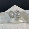 Brincos de pérola retrô franceses sensação de alto padrão 2023 explosão design de nicho brincos temperamento socialite furo da orelha Agulha de Prata