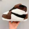 Zapatos sucios para hombre y mujer, un par de cono de felpa peluda, zapatos de invierno raros de algodón de coco, zapatillas divertidas de algodón Aj, venta al por mayor