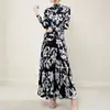 Conjunto plissado estilo Miyake japonês, nova estampa, blusa de gola semi-alta, saia plissada de corte amplo, roupas femininas, produtos da cadeia de suprimentos