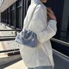 Bolsa pequena popular para mulheres 2023 Verão nova moda bolsa mensageiro versátil bolsa de corrente com diamantes brilhantes bolsa balde portátil