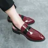 Sandalias para Hombre de Verano Slip-on Tacón Perezoso Medias Zapatillas Blancas Brillantes Baotou Zapatos para Hombre Lefu Casual Zapatos de Moda