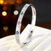 Pulseira Europeia e Americana de Moda Transfronteiriça Trevo de Quatro Folhas Luxo Leve Alto Padrão Zircônia Cheia de Diamantes Versátil Nicho Pulseira Feminina